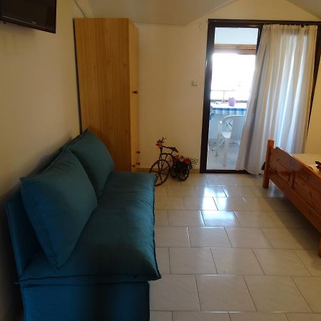 Christakos Apartments Vrasná エクステリア 写真